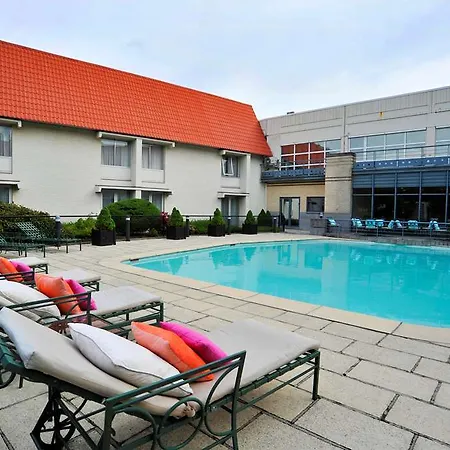 Parker Brussels Airport 4*